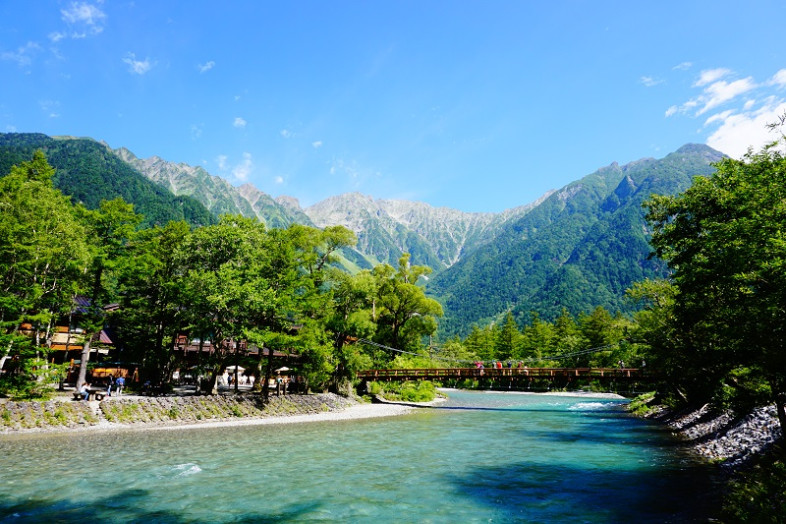 これも見飽きない景色。河童橋。世界に誇れる絶景です。