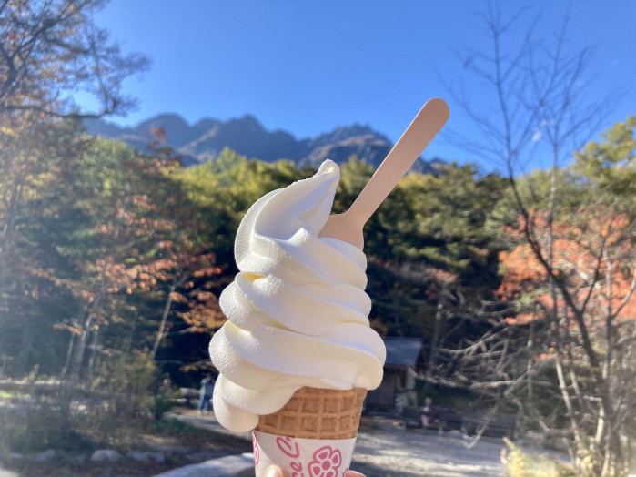 定番となった、徳澤園でのソフトクリームで、今回の登山を締めます！