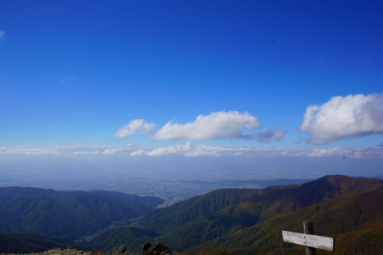 王が鼻からは眼下に松本の町と遠くに北アルプスが一望できてとっても良い所でした！