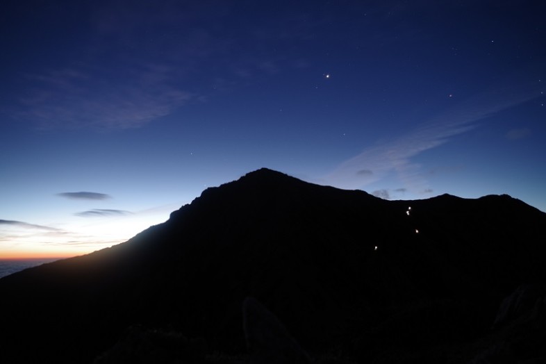 大天井から降りてくる登山者のヘッドライトもいい感じです。