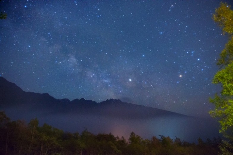 2017.05.22　23：30頃霞沢岳上のさそり座と土星