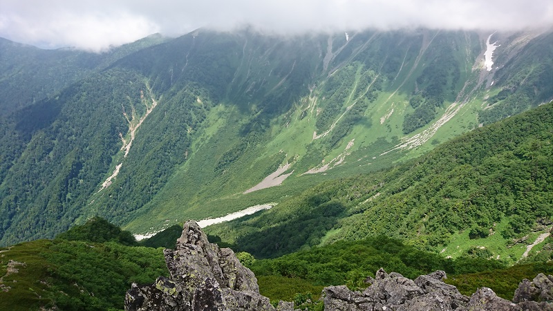 下っている時には、朝ガスの中で見えなかった上高地のハートマークが見えました。