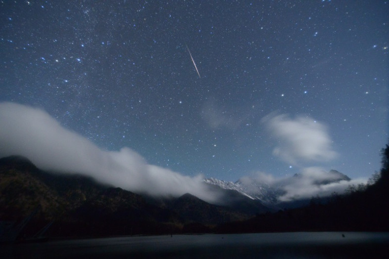 初めて、流れ星が写りました。