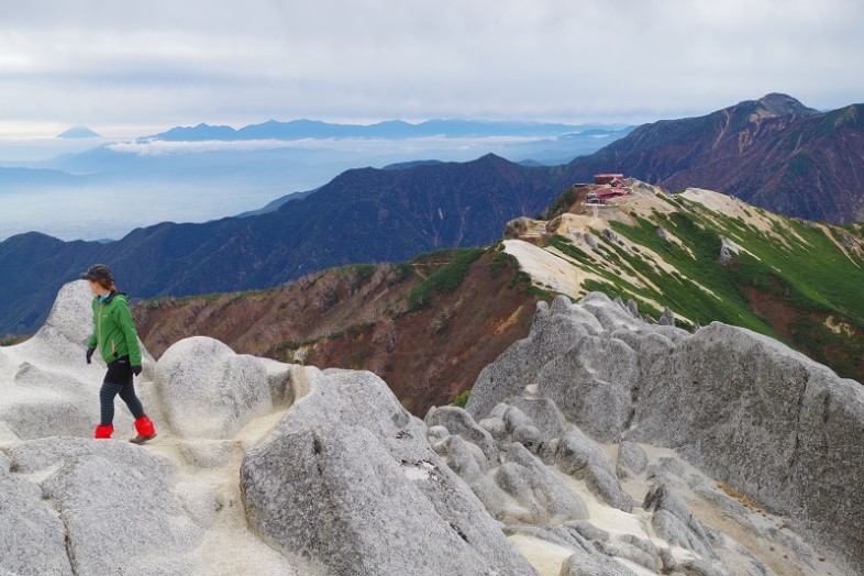 合流して、一緒に燕岳山頂へ行きました。