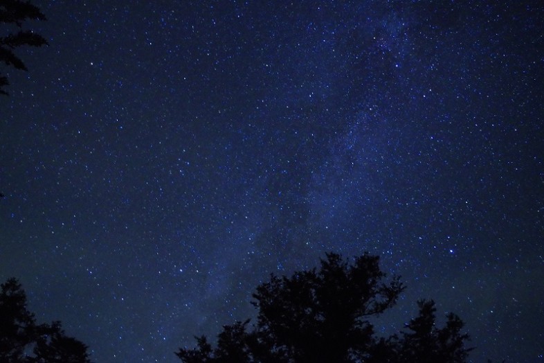 穂高橋から23時頃、西の方向の写真です。