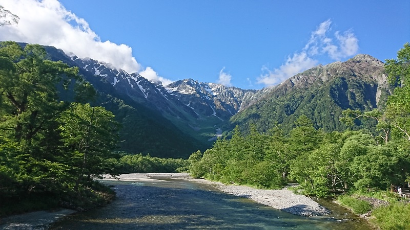 6月13日16：30頃　河童橋より穂高を眺めて