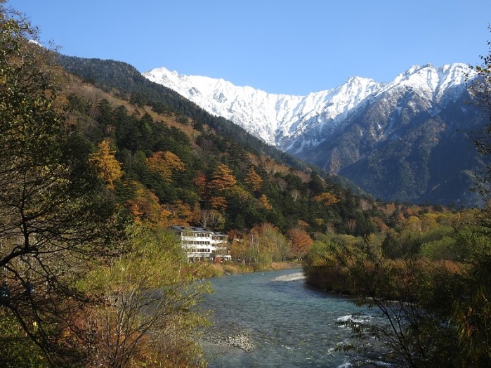 田代橋から穂高。