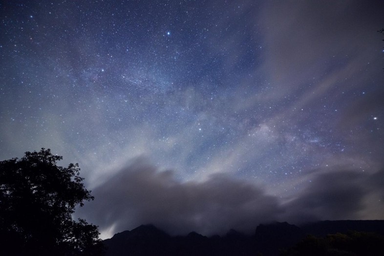 20：30頃はまだ雲が多かったのですが、天の川も見ることができました。